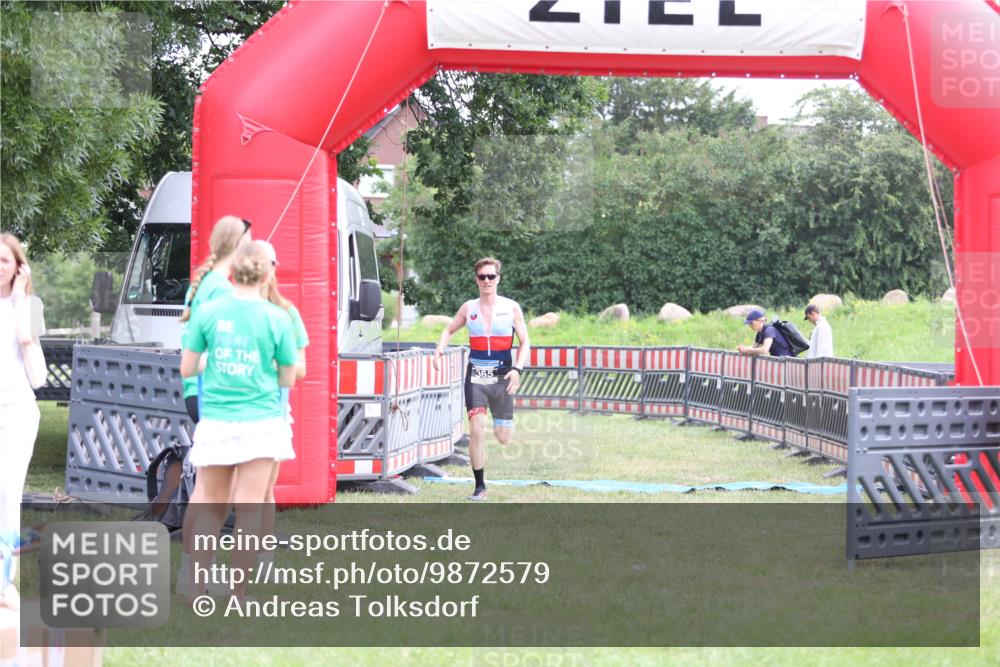 21.06.2026 - 29. Vierlanden-Triathlon Andreas Tolksdorf http://msf.ph/oto/9872579 21.06.2026 11:00:11 Ziel 365, 365 meine-sportfotos.de