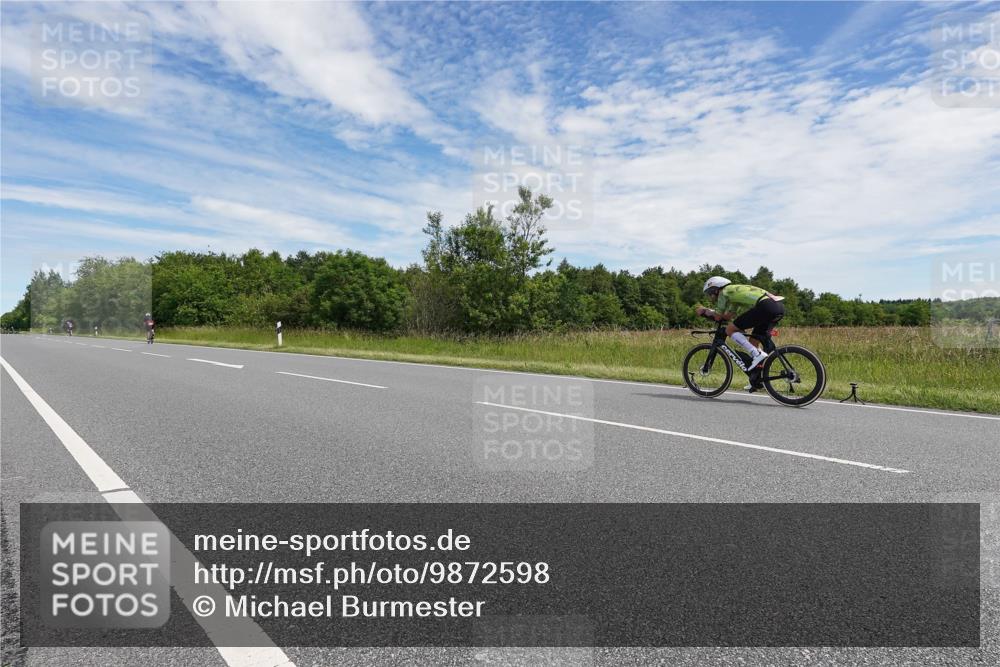 21.06.2026 - Viking Triathlon Michael Burmester http://msf.ph/oto/9872598 21.06.2026 12:30:49 Radfahren 34, 45, 111, 113, 125, 137, 145, 188, 199, 241, 252, 327, 340, 383, 553, 567, 578, 663 meine-sportfotos.de