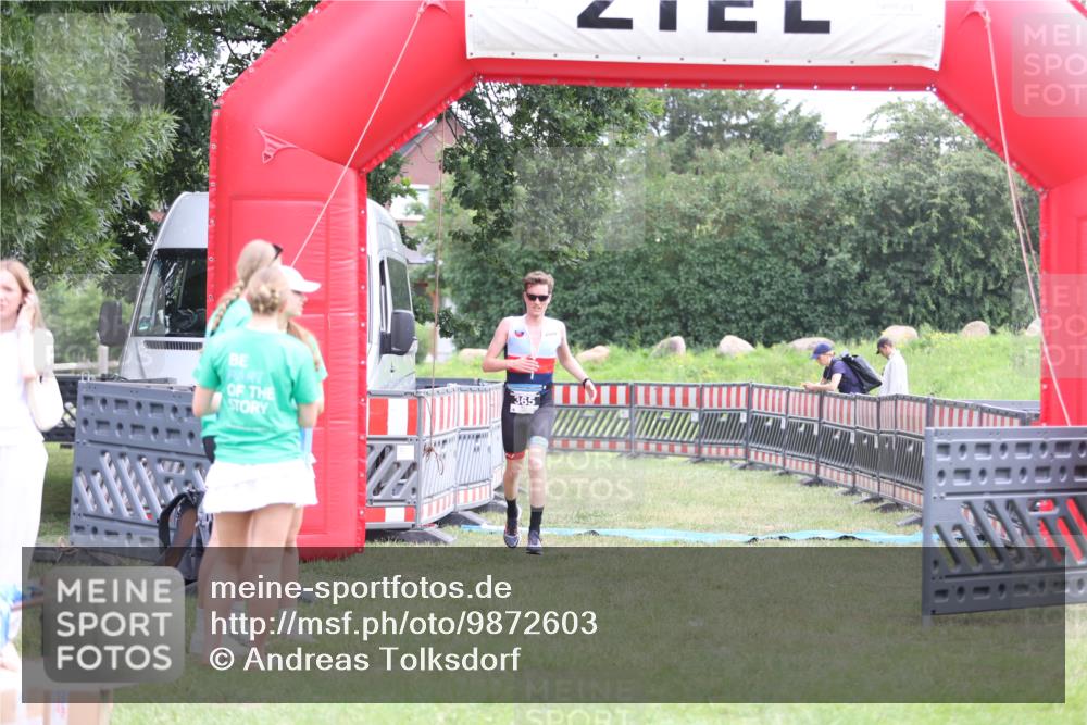 21.06.2026 - 29. Vierlanden-Triathlon Andreas Tolksdorf http://msf.ph/oto/9872603 21.06.2026 11:00:11 Ziel 365, 365 meine-sportfotos.de