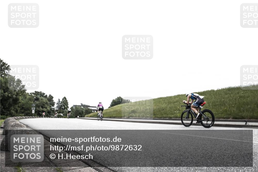 21.06.2026 - 29. Vierlanden-Triathlon H.Heesch http://msf.ph/oto/9872632 21.06.2026 12:18:20 Radfahren  meine-sportfotos.de