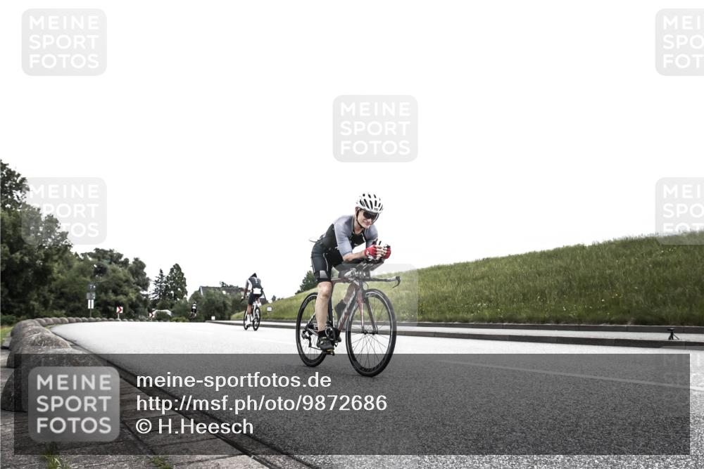 21.06.2026 - 29. Vierlanden-Triathlon H.Heesch http://msf.ph/oto/9872686 21.06.2026 12:19:32 Radfahren 649, 793 meine-sportfotos.de