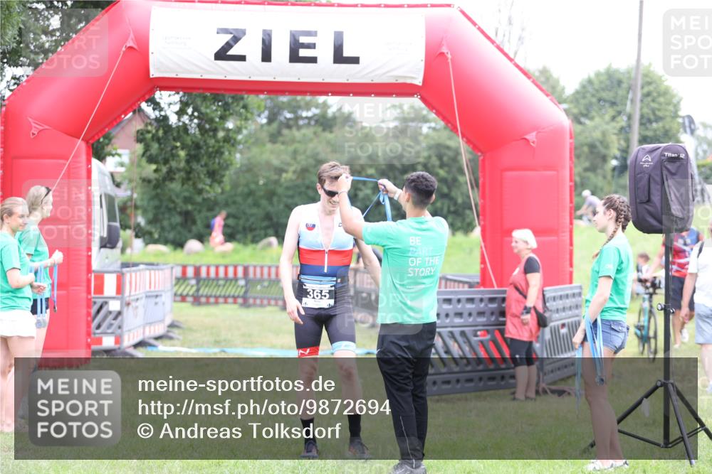 21.06.2026 - 29. Vierlanden-Triathlon Andreas Tolksdorf http://msf.ph/oto/9872694 21.06.2026 11:00:15 Ziel 365, 365 meine-sportfotos.de