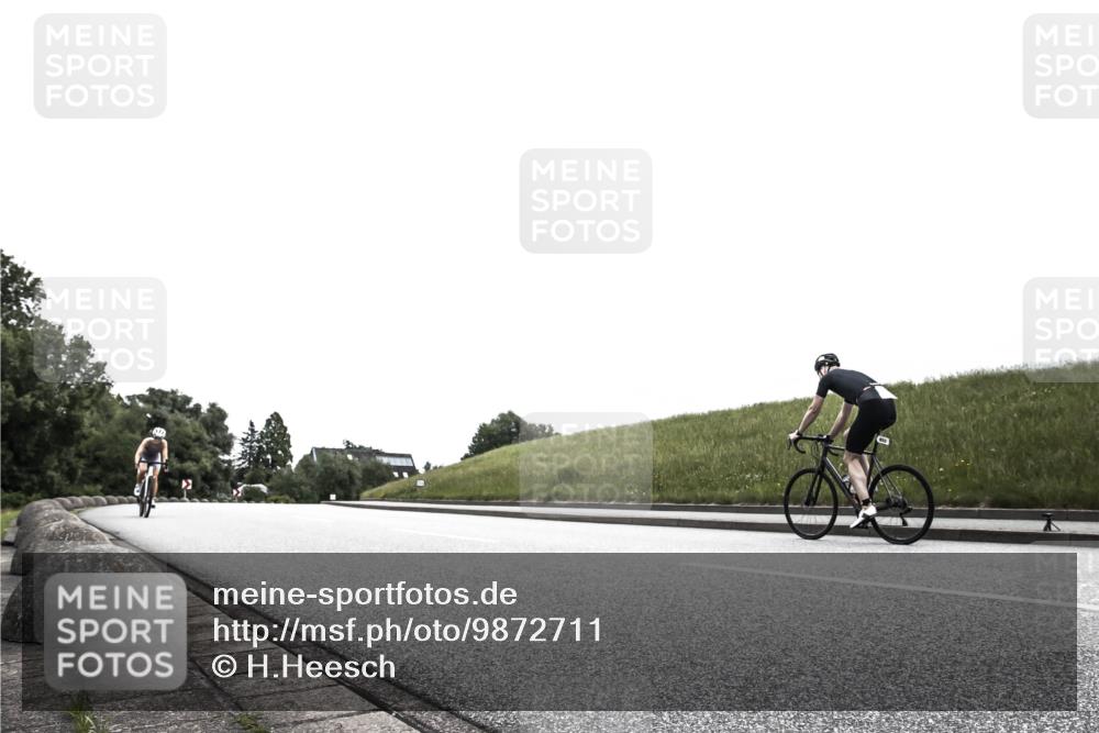 21.06.2026 - 29. Vierlanden-Triathlon H.Heesch http://msf.ph/oto/9872711 21.06.2026 12:19:50 Radfahren 731, 832 meine-sportfotos.de