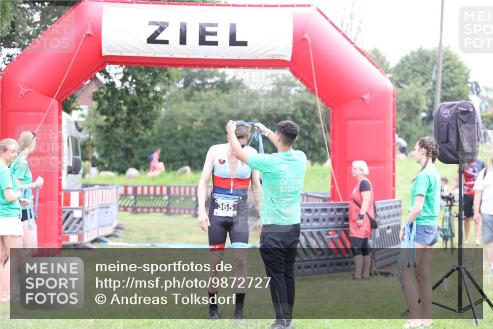 21.06.2026 - 29. Vierlanden-Triathlon Andreas Tolksdorf http://msf.ph/oto/9872727 21.06.2026 11:00:15 Ziel 365, 365 meine-sportfotos.de