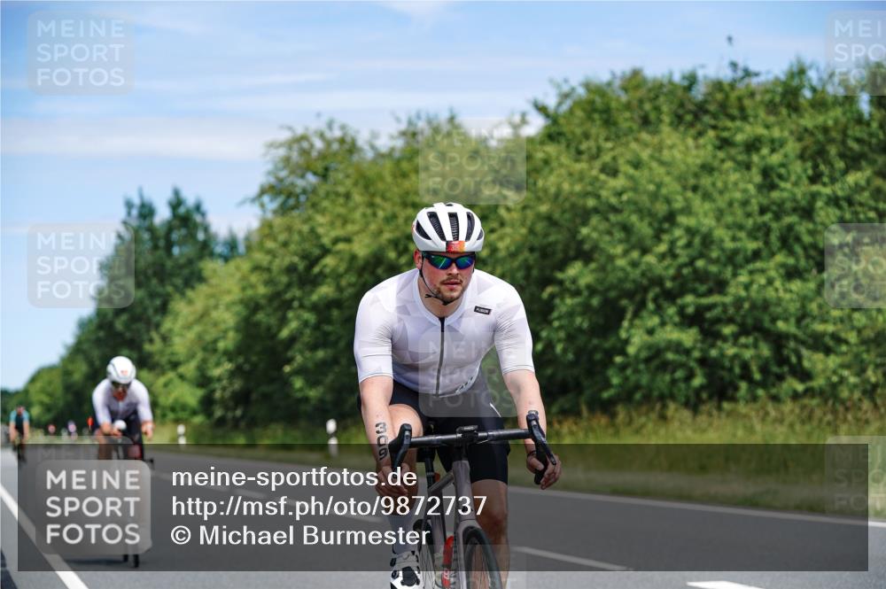 21.06.2026 - Viking Triathlon Michael Burmester http://msf.ph/oto/9872737 21.06.2026 12:45:31 Radfahren 48, 54, 135, 173, 182, 249, 254, 254, 309, 309 meine-sportfotos.de