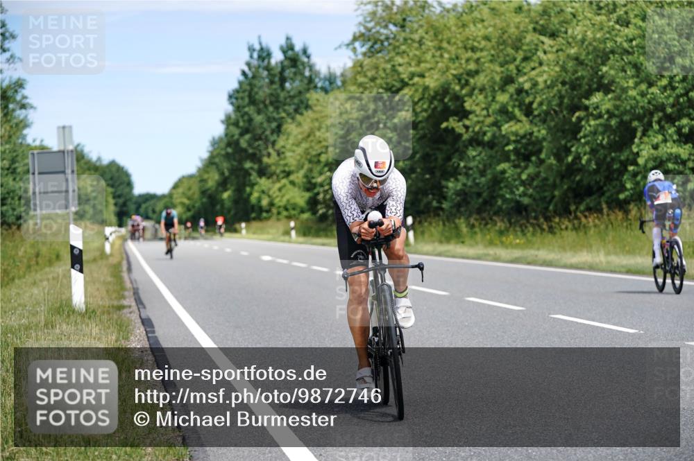 21.06.2026 - Viking Triathlon Michael Burmester http://msf.ph/oto/9872746 21.06.2026 12:45:33 Radfahren 48, 54, 135, 173, 182, 249, 254, 254, 309, 309 meine-sportfotos.de
