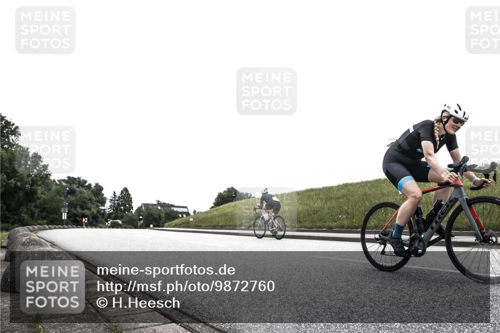 21.06.2026 - 29. Vierlanden-Triathlon H.Heesch http://msf.ph/oto/9872760 21.06.2026 12:20:48 Radfahren 830, 853 meine-sportfotos.de