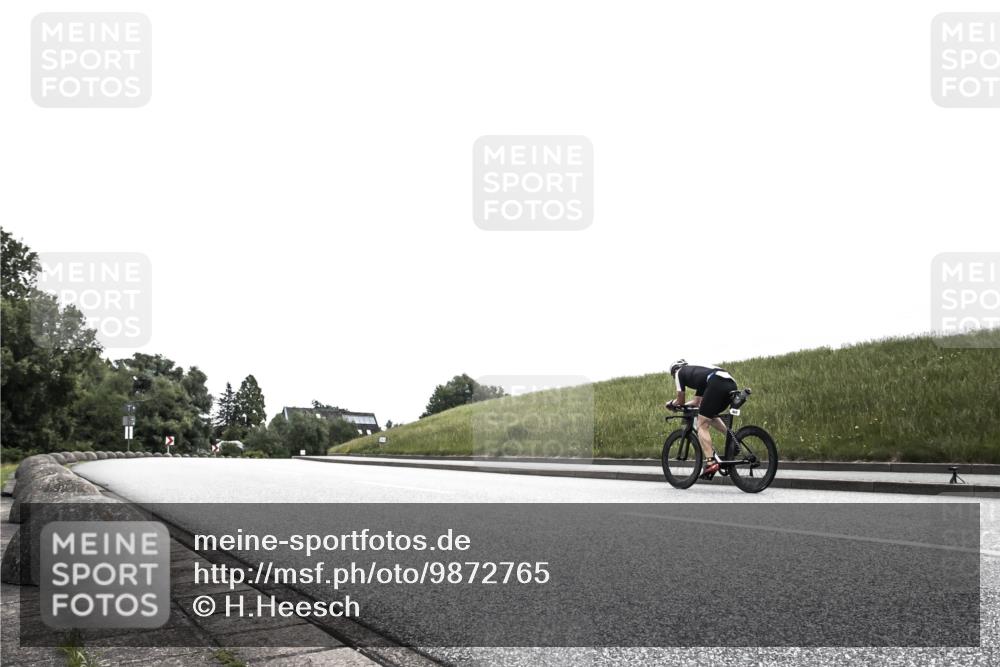 21.06.2026 - 29. Vierlanden-Triathlon H.Heesch http://msf.ph/oto/9872765 21.06.2026 12:21:41 Radfahren 810 meine-sportfotos.de