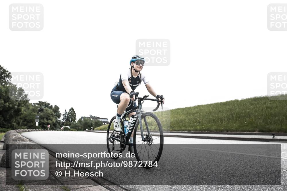 21.06.2026 - 29. Vierlanden-Triathlon H.Heesch http://msf.ph/oto/9872784 21.06.2026 12:22:12 Radfahren 687, 841, 850 meine-sportfotos.de