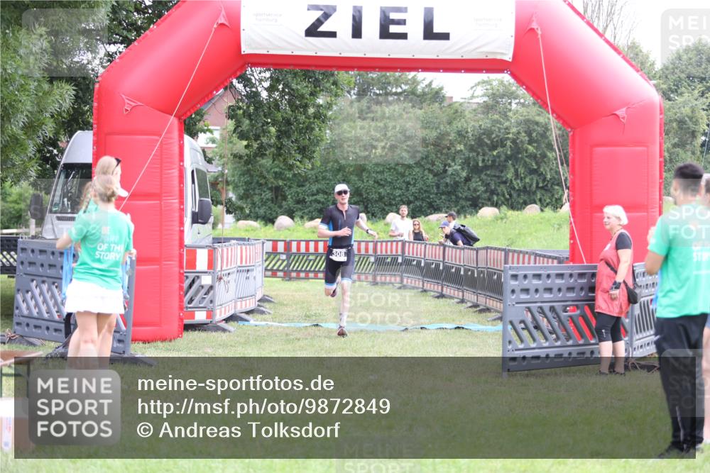 21.06.2026 - 29. Vierlanden-Triathlon Andreas Tolksdorf http://msf.ph/oto/9872849 21.06.2026 11:00:40 Ziel 308, 308 meine-sportfotos.de