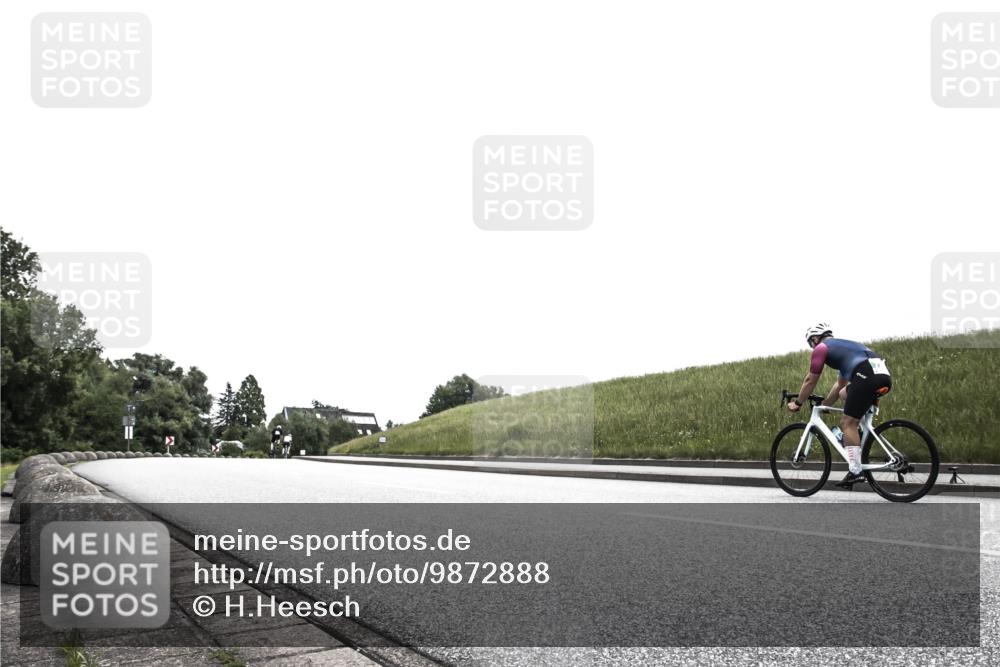 21.06.2026 - 29. Vierlanden-Triathlon H.Heesch http://msf.ph/oto/9872888 21.06.2026 12:25:00 Radfahren  meine-sportfotos.de