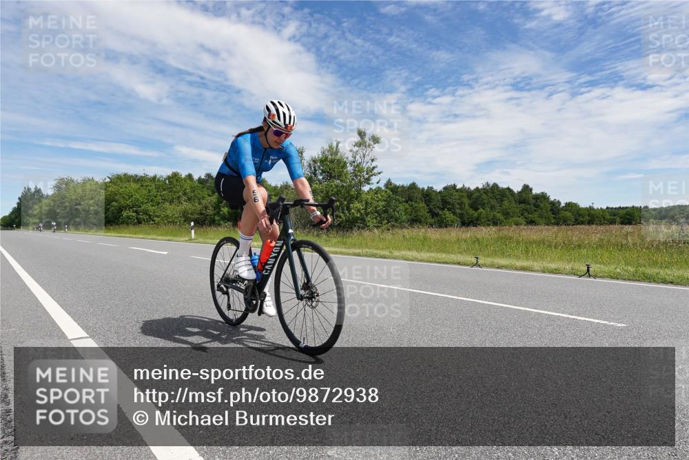 21.06.2026 - Viking Triathlon Michael Burmester http://msf.ph/oto/9872938 21.06.2026 12:35:02 Radfahren 96, 195, 197, 248, 389, 432, 590, 616 meine-sportfotos.de