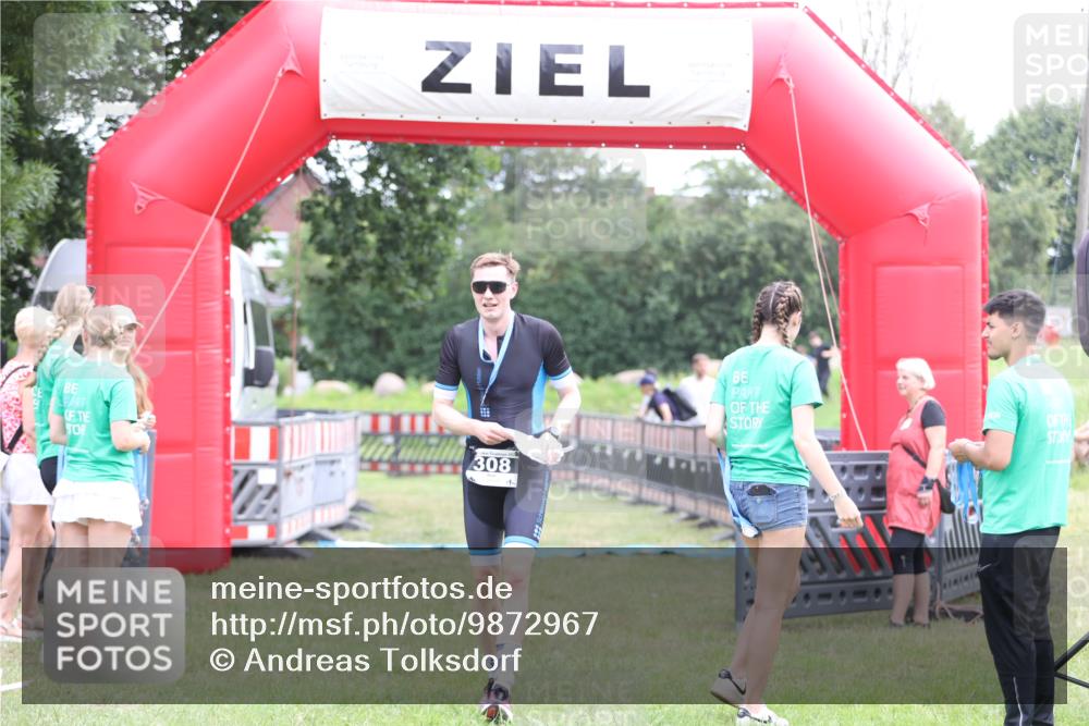 21.06.2026 - 29. Vierlanden-Triathlon Andreas Tolksdorf http://msf.ph/oto/9872967 21.06.2026 11:00:46 Ziel 414, 414 meine-sportfotos.de