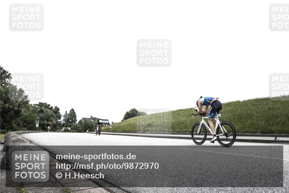 21.06.2026 - 29. Vierlanden-Triathlon H.Heesch http://msf.ph/oto/9872970 21.06.2026 12:27:01 Radfahren 809, 876 meine-sportfotos.de