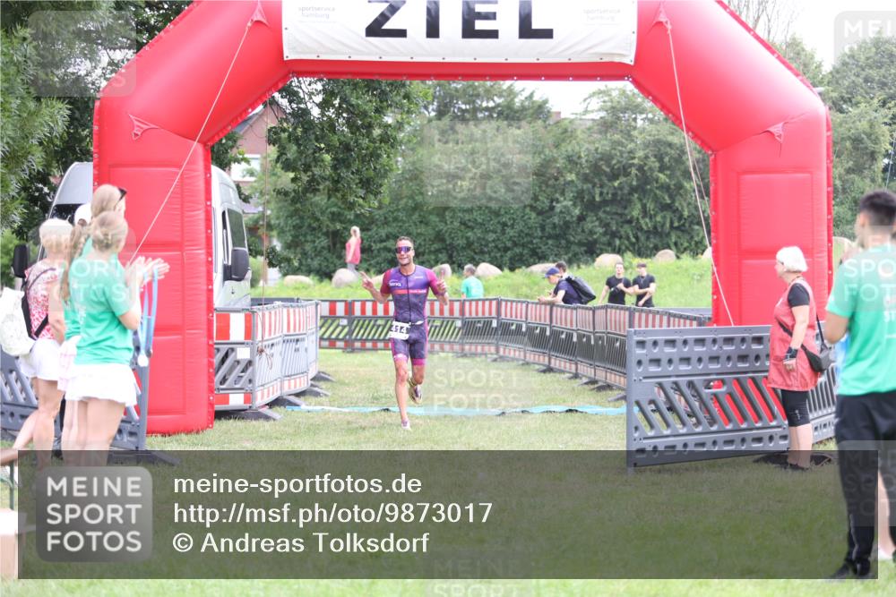 21.06.2026 - 29. Vierlanden-Triathlon Andreas Tolksdorf http://msf.ph/oto/9873017 21.06.2026 11:00:56 Ziel 414, 414 meine-sportfotos.de