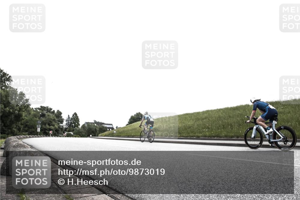 21.06.2026 - 29. Vierlanden-Triathlon H.Heesch http://msf.ph/oto/9873019 21.06.2026 12:27:16 Radfahren 256, 800, 942 meine-sportfotos.de