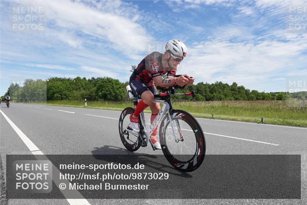 21.06.2026 - Viking Triathlon Michael Burmester http://msf.ph/oto/9873029 21.06.2026 12:36:04 Radfahren 22, 37, 106, 354, 363, 427, 449, 458, 539, 637, 667 meine-sportfotos.de