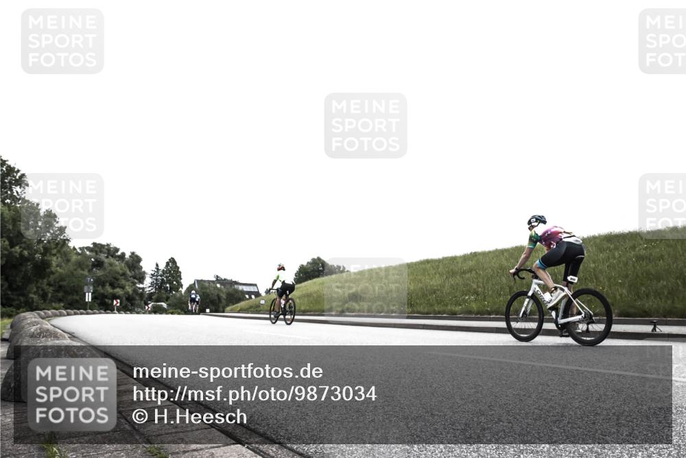 21.06.2026 - 29. Vierlanden-Triathlon H.Heesch http://msf.ph/oto/9873034 21.06.2026 12:27:20 Radfahren 17, 942 meine-sportfotos.de