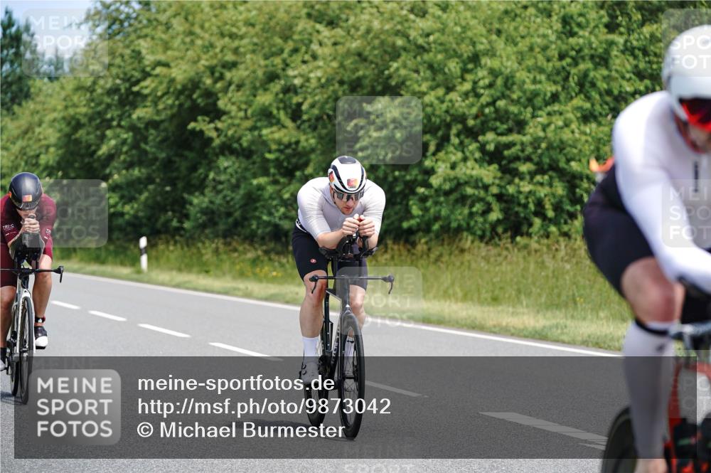 21.06.2026 - Viking Triathlon Michael Burmester http://msf.ph/oto/9873042 21.06.2026 12:46:37 Radfahren 16, 36, 81, 105, 165, 178, 184, 251, 364, 407, 457, 504, 530, 546, 606, 629, 629, 634 meine-sportfotos.de