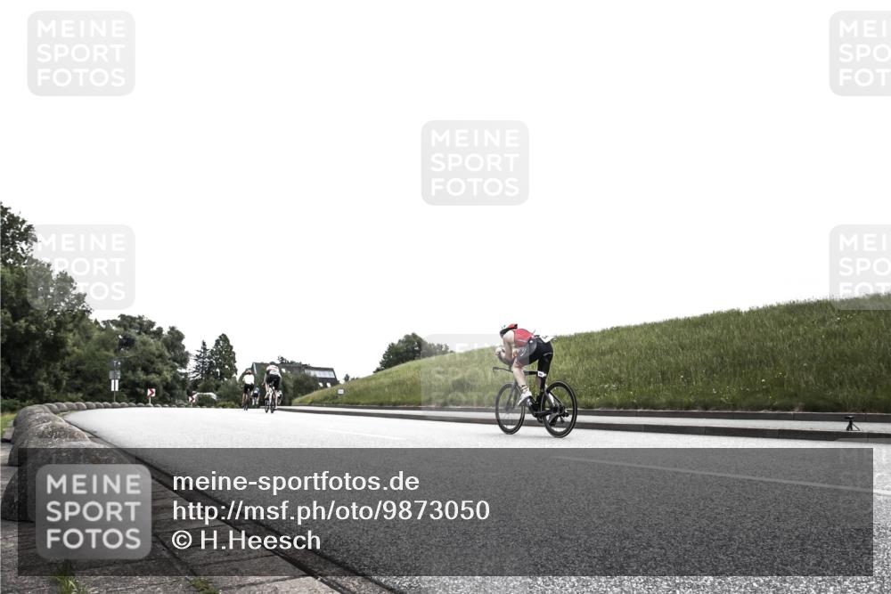 21.06.2026 - 29. Vierlanden-Triathlon H.Heesch http://msf.ph/oto/9873050 21.06.2026 12:27:22 Radfahren 17 meine-sportfotos.de