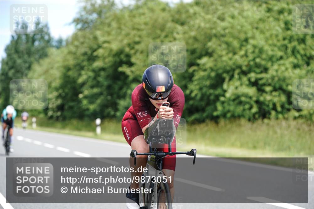 21.06.2026 - Viking Triathlon Michael Burmester http://msf.ph/oto/9873051 21.06.2026 12:46:38 Radfahren 16, 36, 81, 105, 165, 178, 184, 251, 364, 407, 457, 504, 530, 546, 606, 629, 629, 634 meine-sportfotos.de