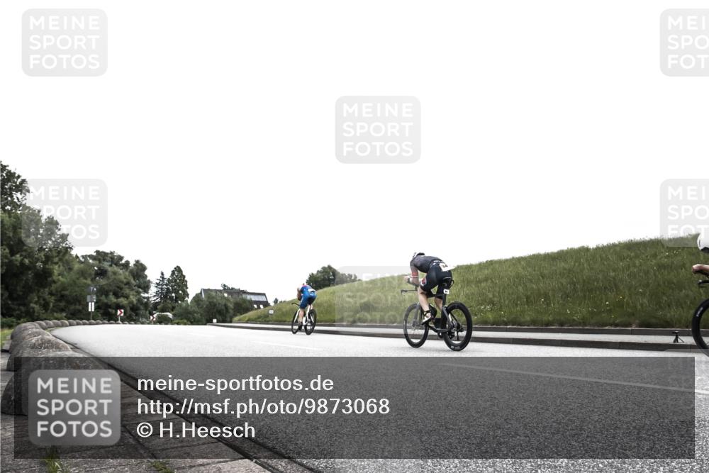 21.06.2026 - 29. Vierlanden-Triathlon H.Heesch http://msf.ph/oto/9873068 21.06.2026 12:27:36 Radfahren 913, 917, 918, 927, 957, 963, 972, 975 meine-sportfotos.de