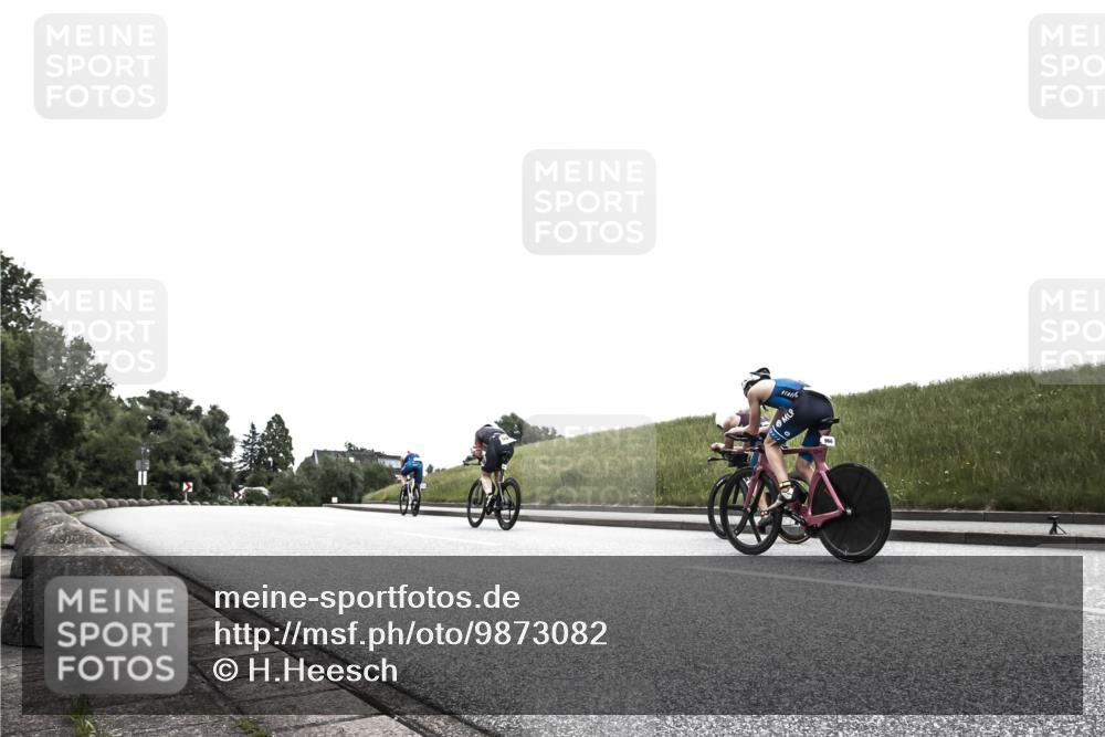 21.06.2026 - 29. Vierlanden-Triathlon H.Heesch http://msf.ph/oto/9873082 21.06.2026 12:27:36 Radfahren 913, 917, 918, 927, 957, 963, 972, 975 meine-sportfotos.de