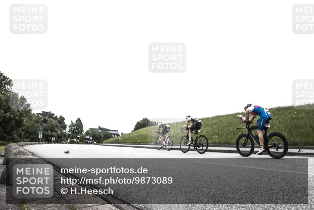 21.06.2026 - 29. Vierlanden-Triathlon H.Heesch http://msf.ph/oto/9873089 21.06.2026 12:27:39 Radfahren 927, 963 meine-sportfotos.de