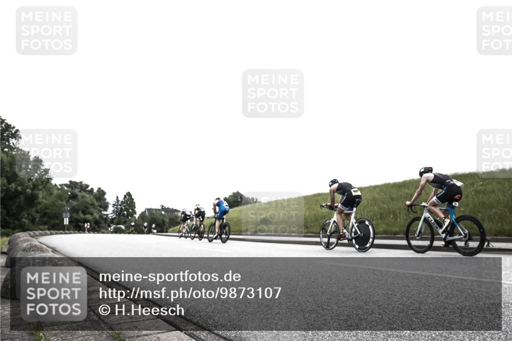 21.06.2026 - 29. Vierlanden-Triathlon H.Heesch http://msf.ph/oto/9873107 21.06.2026 12:27:39 Radfahren 927, 963 meine-sportfotos.de