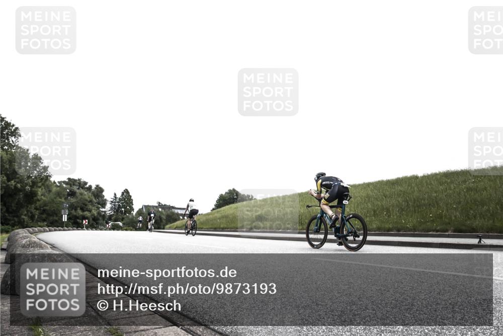 21.06.2026 - 29. Vierlanden-Triathlon H.Heesch http://msf.ph/oto/9873193 21.06.2026 12:28:03 Radfahren  meine-sportfotos.de