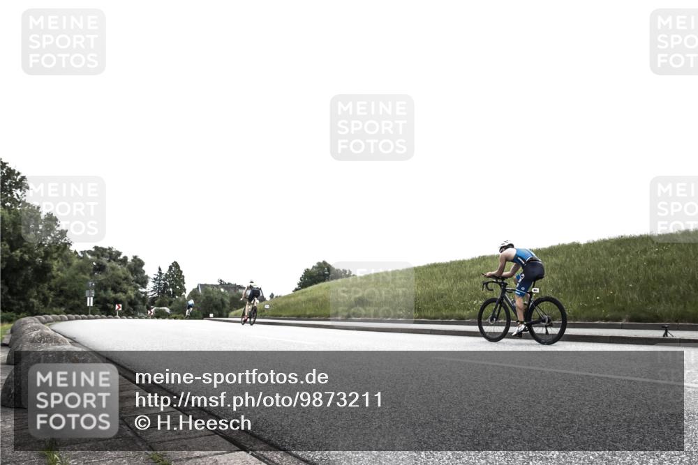 21.06.2026 - 29. Vierlanden-Triathlon H.Heesch http://msf.ph/oto/9873211 21.06.2026 12:28:21 Radfahren 684, 892, 912, 923 meine-sportfotos.de