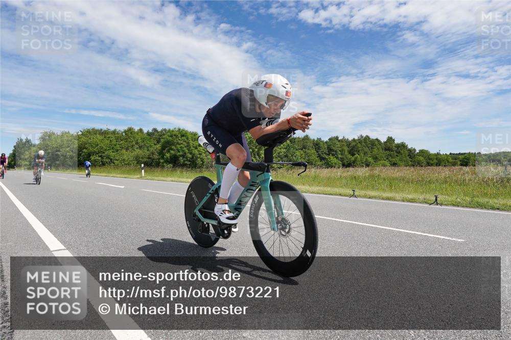 21.06.2026 - Viking Triathlon Michael Burmester http://msf.ph/oto/9873221 21.06.2026 12:38:26 Radfahren 123, 123, 203, 221, 415, 416, 461, 551 meine-sportfotos.de