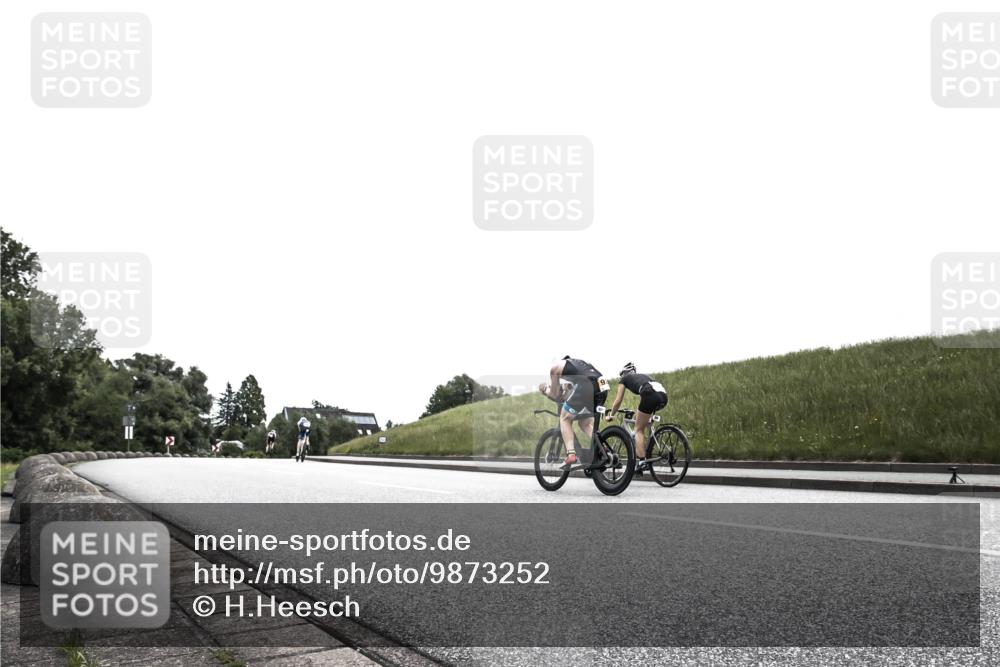 21.06.2026 - 29. Vierlanden-Triathlon H.Heesch http://msf.ph/oto/9873252 21.06.2026 12:28:35 Radfahren  meine-sportfotos.de