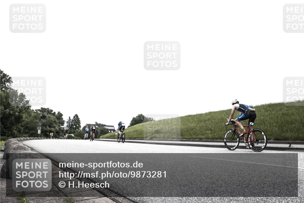 21.06.2026 - 29. Vierlanden-Triathlon H.Heesch http://msf.ph/oto/9873281 21.06.2026 12:28:47 Radfahren 644, 844, 922 meine-sportfotos.de