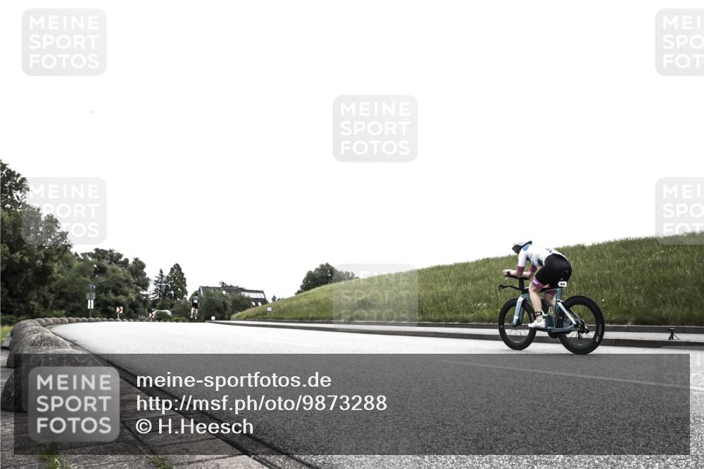 21.06.2026 - 29. Vierlanden-Triathlon H.Heesch http://msf.ph/oto/9873288 21.06.2026 12:28:54 Radfahren 896, 922 meine-sportfotos.de