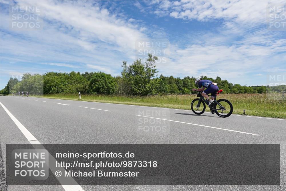 21.06.2026 - Viking Triathlon Michael Burmester http://msf.ph/oto/9873318 21.06.2026 12:39:35 Radfahren 76, 80, 233, 328, 483, 502, 609 meine-sportfotos.de