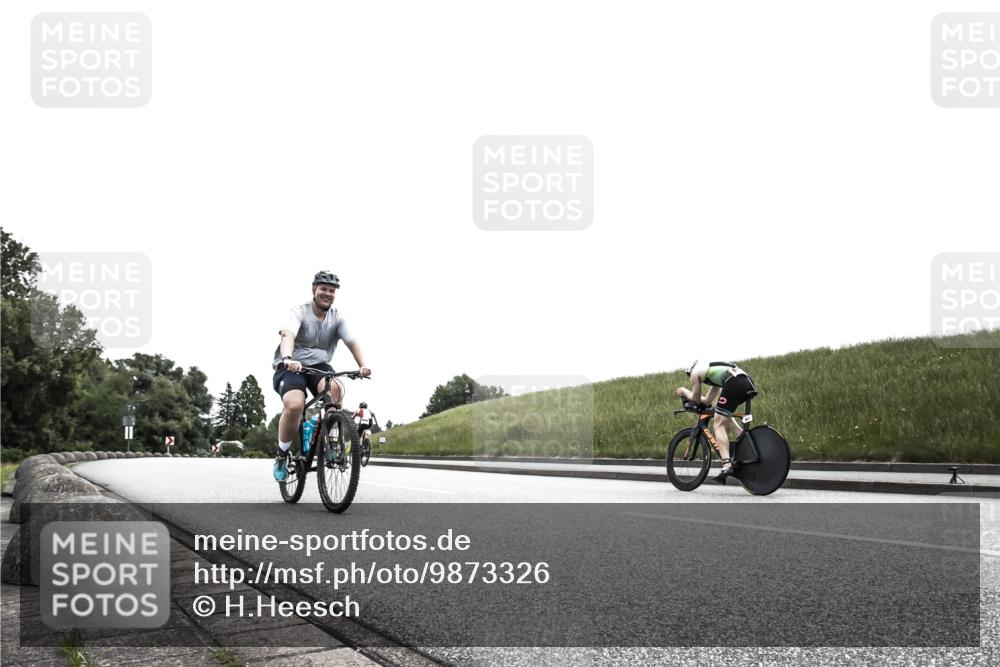 21.06.2026 - 29. Vierlanden-Triathlon H.Heesch http://msf.ph/oto/9873326 21.06.2026 12:29:18 Radfahren 736, 761, 951, 974 meine-sportfotos.de