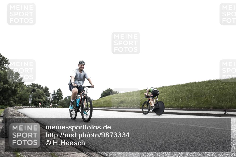 21.06.2026 - 29. Vierlanden-Triathlon H.Heesch http://msf.ph/oto/9873334 21.06.2026 12:29:18 Radfahren 736, 761, 951, 974 meine-sportfotos.de