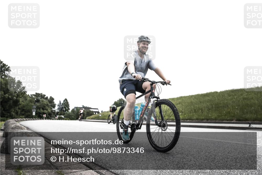 21.06.2026 - 29. Vierlanden-Triathlon H.Heesch http://msf.ph/oto/9873346 21.06.2026 12:29:18 Radfahren 736, 761, 951, 974 meine-sportfotos.de