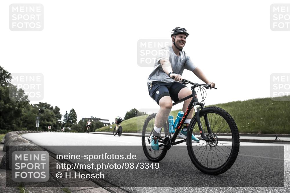 21.06.2026 - 29. Vierlanden-Triathlon H.Heesch http://msf.ph/oto/9873349 21.06.2026 12:29:18 Radfahren 736, 761, 951, 974 meine-sportfotos.de