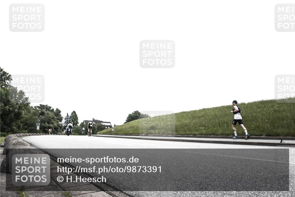 21.06.2026 - 29. Vierlanden-Triathlon H.Heesch http://msf.ph/oto/9873391 21.06.2026 12:29:26 Radfahren  meine-sportfotos.de