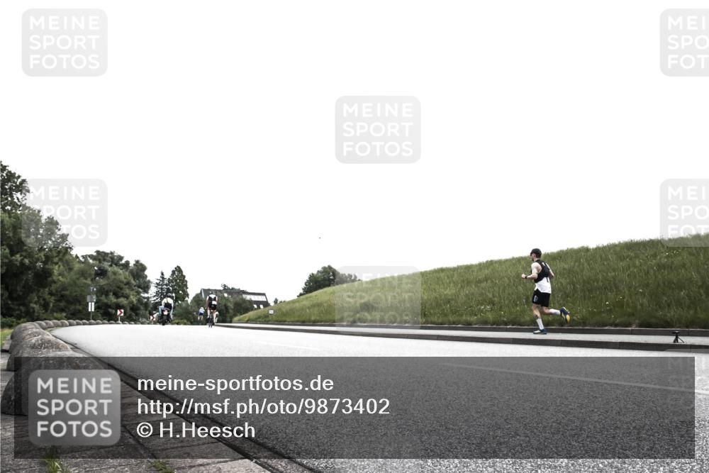 21.06.2026 - 29. Vierlanden-Triathlon H.Heesch http://msf.ph/oto/9873402 21.06.2026 12:29:26 Radfahren  meine-sportfotos.de