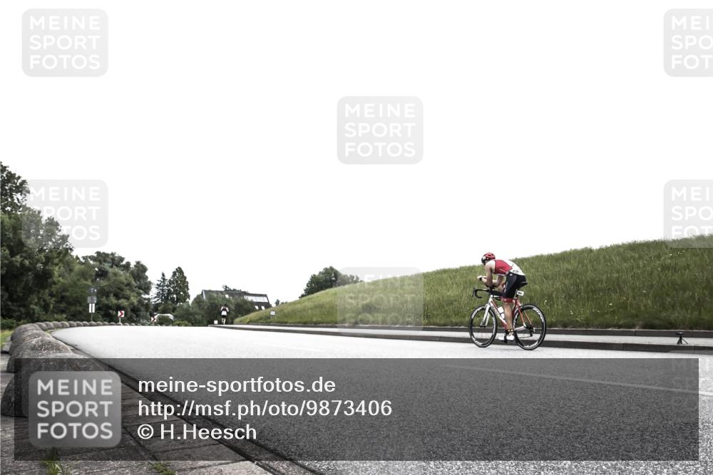 21.06.2026 - 29. Vierlanden-Triathlon H.Heesch http://msf.ph/oto/9873406 21.06.2026 12:29:38 Radfahren 919, 953 meine-sportfotos.de