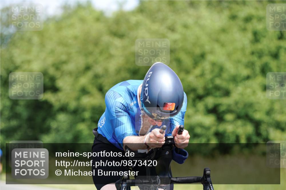 21.06.2026 - Viking Triathlon Michael Burmester http://msf.ph/oto/9873420 21.06.2026 12:48:49 Radfahren 44, 52, 316, 330, 379, 455 meine-sportfotos.de