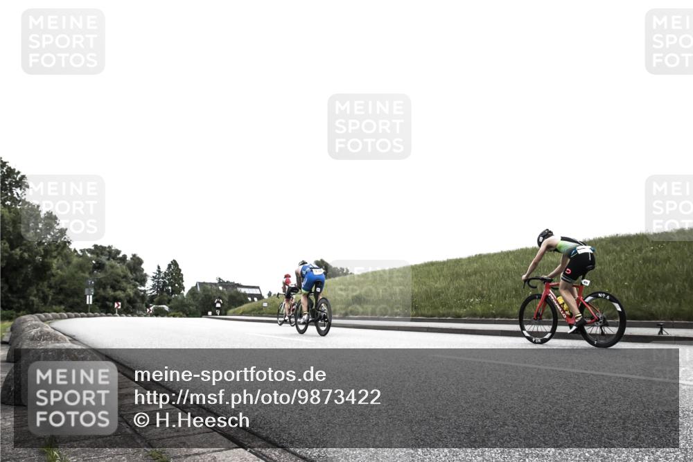 21.06.2026 - 29. Vierlanden-Triathlon H.Heesch http://msf.ph/oto/9873422 21.06.2026 12:29:38 Radfahren 919, 953 meine-sportfotos.de