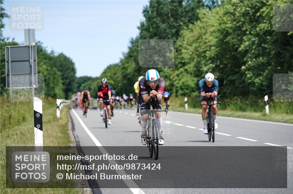21.06.2026 - Viking Triathlon Michael Burmester http://msf.ph/oto/9873424 21.06.2026 12:48:54 Radfahren 44, 52, 316, 330, 379, 455, 666 meine-sportfotos.de
