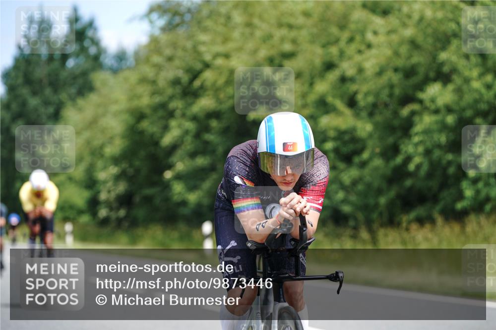 21.06.2026 - Viking Triathlon Michael Burmester http://msf.ph/oto/9873446 21.06.2026 12:48:56 Radfahren 44, 52, 316, 330, 379, 455, 666 meine-sportfotos.de