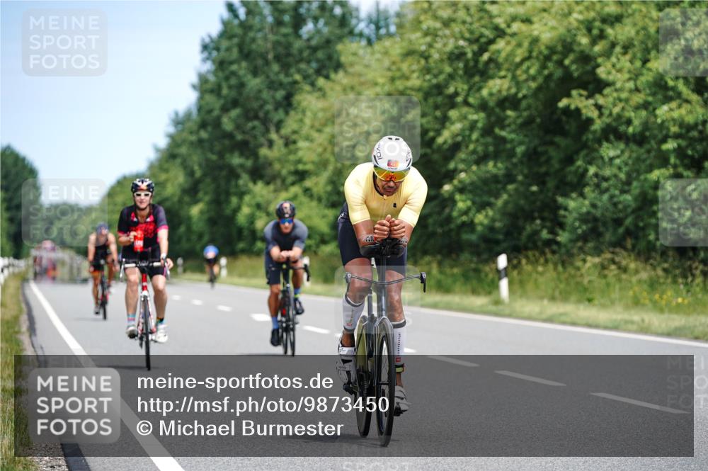 21.06.2026 - Viking Triathlon Michael Burmester http://msf.ph/oto/9873450 21.06.2026 12:48:57 Radfahren 44, 52, 316, 330, 379, 455, 666 meine-sportfotos.de