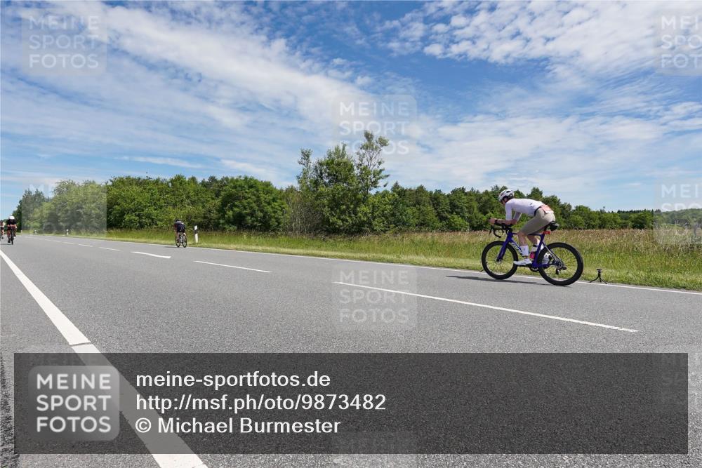 21.06.2026 - Viking Triathlon Michael Burmester http://msf.ph/oto/9873482 21.06.2026 12:40:57 Radfahren 40, 200, 213, 285, 332, 345, 404, 466, 498, 515, 568, 604 meine-sportfotos.de