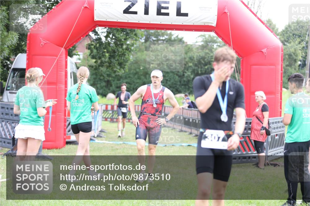 21.06.2026 - 29. Vierlanden-Triathlon Andreas Tolksdorf http://msf.ph/oto/9873510 21.06.2026 11:03:02 Ziel 312, 332, 312, 332 meine-sportfotos.de